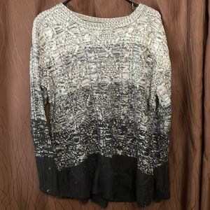 Scoop neck sweater’
